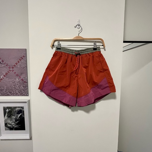 Lululemon Evergreen High-Rise Short 4.5"
Pink Punch / Pink Lychee / Raw … - Picture 5 of 9